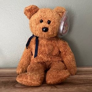 Retired "Fuzz" Ty Beanie Baby w/Tag Protector